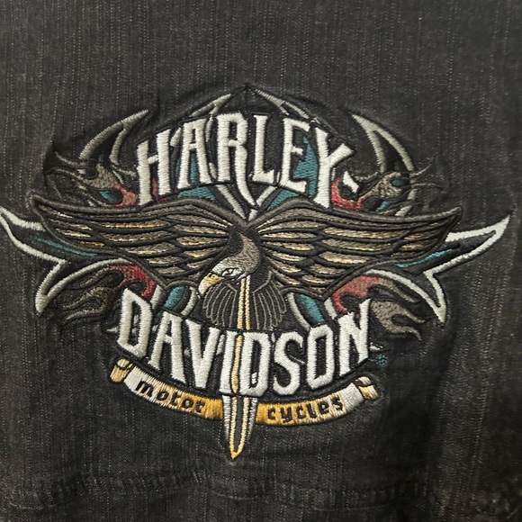 Women’s Harley Davidson short sleeve button up shirt - Picture 4 of 6